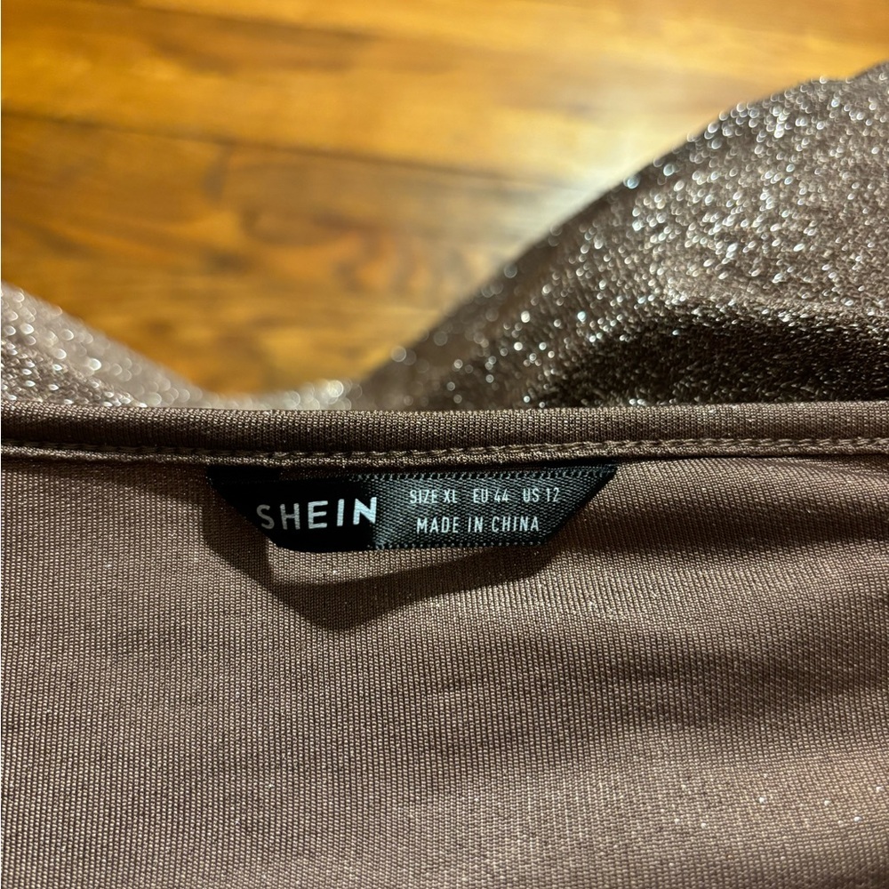 SHEIN Top - Picture 2 of 5
